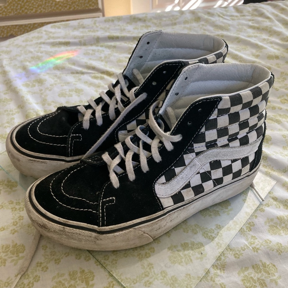 Hightop platform black and white checkered Vans